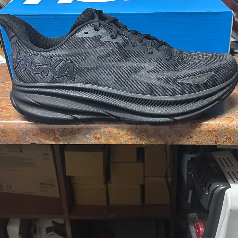 HOKA Clifton 9 Black size 12D